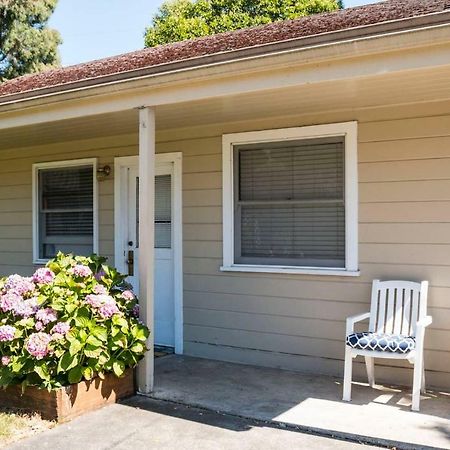 West End Neighborhood Cottage Santa Rosa Eksteriør billede